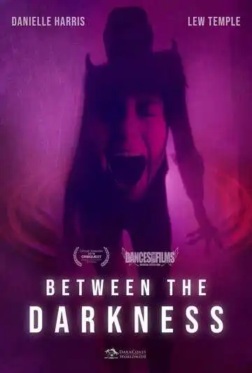 Смотреть онлайн На грани тьмы (2019) в хорошем качестве