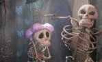 Смотреть онлайн мультфильм Монстры на каникулах (2012)